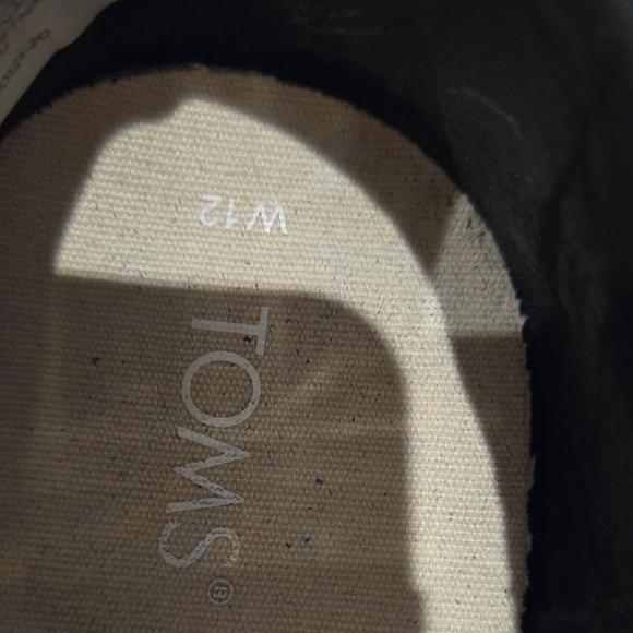 Toms Black Loafers Minimalist Slip-Ons - Picture 2 of 5